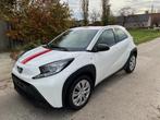 Toyota Aygo X 1.0 benzine MET 10.000km EN airco, Auto's, Toyota, 4 zetels, Stof, Start-stop-systeem, Wit