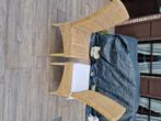 3 gevlochten stoelen in kunststof met bijbehorende witte zit, Huis en Inrichting, Stoelen, Ophalen, Kunststof, Gebruikt, Bruin