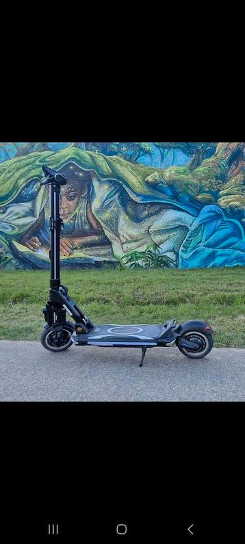 Trottinette Dulatron popular en parfait état  Garantie.  beschikbaar voor biedingen