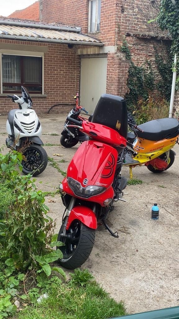 Gilera runner 125cc, Fietsen en Brommers, Scooters | Piaggio, Zo goed als nieuw, Ophalen