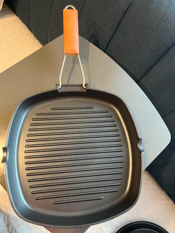 Grill pan en dubbele pan beschikbaar voor biedingen