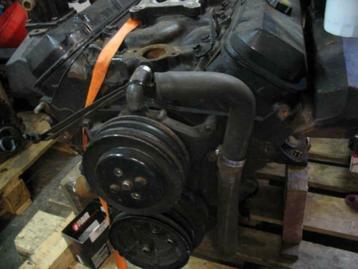 gevraagd motor loop sloop mercruiser chrysler v8  beschikbaar voor biedingen