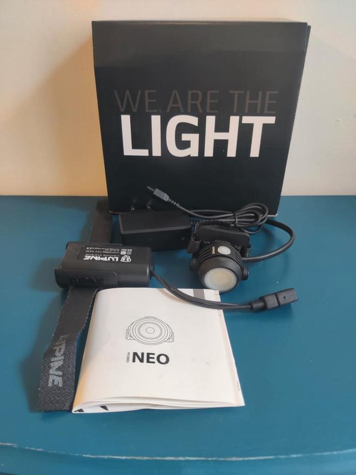 Lupine Neo helmlamp, Fietsen en Brommers, Fietsaccessoires | Fietsverlichting, Voorlicht, Zo goed als nieuw, Batterij, Oplaadbaar