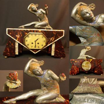 1930 art déco superbe pendule horloge clock statuette statue disponible aux enchères