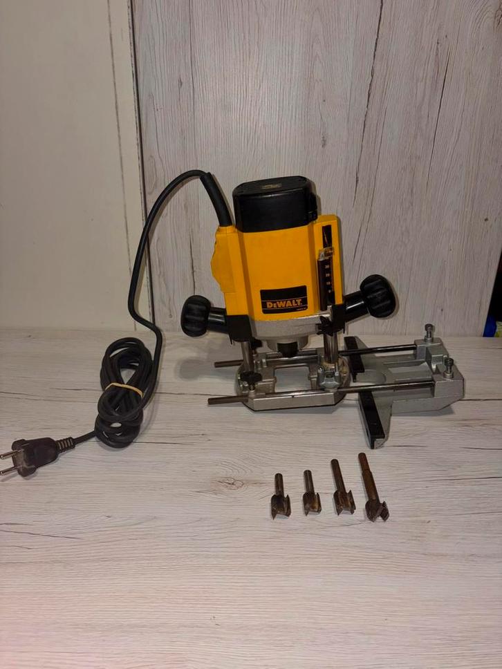 Défonceuse DeWalt DWE615, Bricolage & Construction, Outillage | Fraiseuses, Comme neuf, Enlèvement