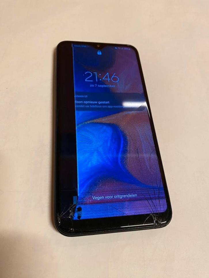 Samsung Galaxy A20e – defect scherm, Telecommunicatie, Mobiele telefoons | Samsung, Gebruikt, Galaxy A, 32 GB, Zonder abonnement