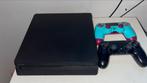 PlayStation 4 1TB met 2 controller, Comme neuf, Enlèvement ou Envoi