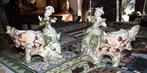 Deux figurines en porcelaine représentant un homme et une fe, Enlèvement ou Envoi