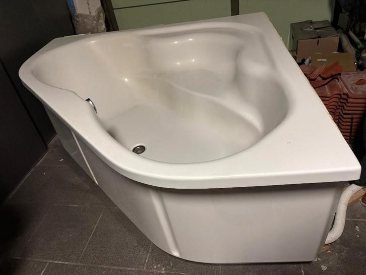 Hoekbad 140x140 cm, Doe-het-zelf en Bouw, Sanitair, Gebruikt, Bad, Ophalen