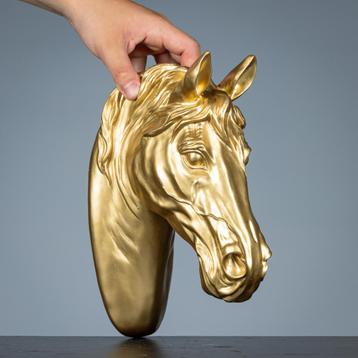 muurhanger; goudkleurig paardenhoofd beschikbaar voor biedingen