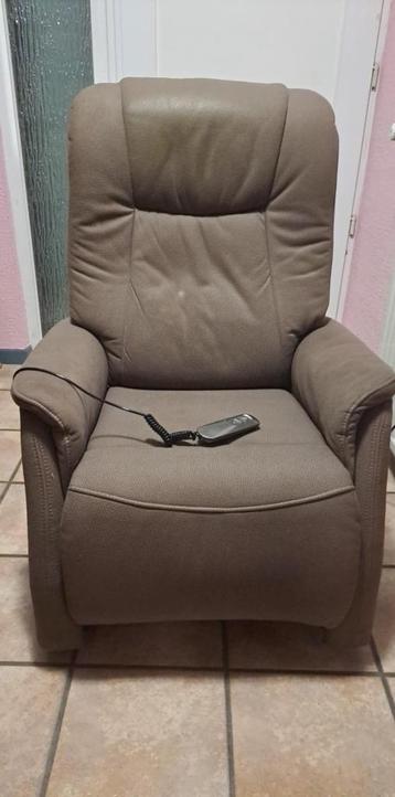 Fauteuil  disponible aux enchères