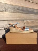 chaussures diverses, Enlèvement