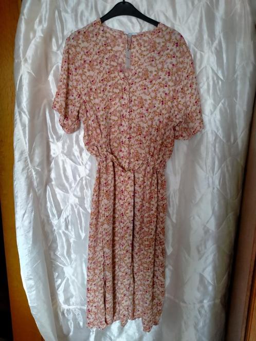 Nieuwe zomerjurk met bloemmotieven,versch.kleuren;maat S/M., Kleding | Dames, Jurken, Nieuw, Maat 42/44 (L), Overige kleuren, Onder de knie