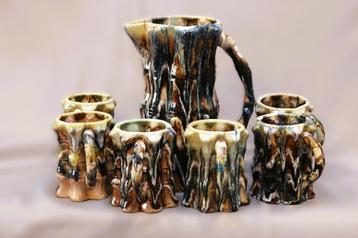 Art Nouveau drinkset - Majolika 'faux bois' beschikbaar voor biedingen