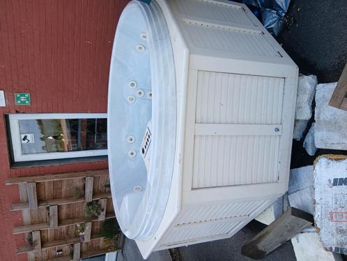 Jacuzzi gratis geleverd geplaatst.  1 j garantie, Tuin en Terras, Zwembad-toebehoren, Zo goed als nieuw, Ophalen of Verzenden