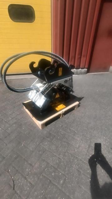 Trilblok / Trilplaat Cw 10 en Cw05 opname minigraver  beschikbaar voor biedingen