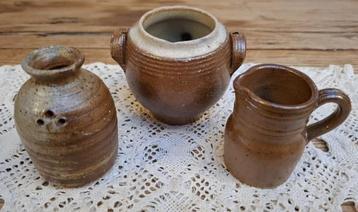 Mini Frans brocante gres, geurflesje, potje, kannetje beschikbaar voor biedingen