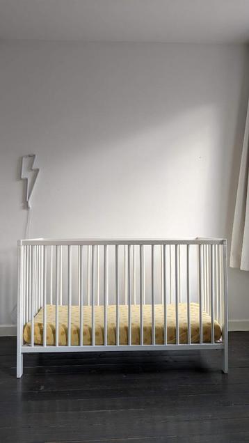 Wit babybed / ledikant Gulliver (Ikea) + matras + aerosleep