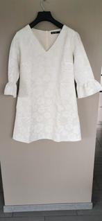 Crèmekleurige nieuwe jurk CTN maat 40, Kleding | Dames, Maat 38/40 (M), CTN, Beige, Nieuw