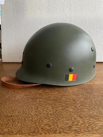 BELGISCHE PLASTIC MILITAIRE HELM  beschikbaar voor biedingen