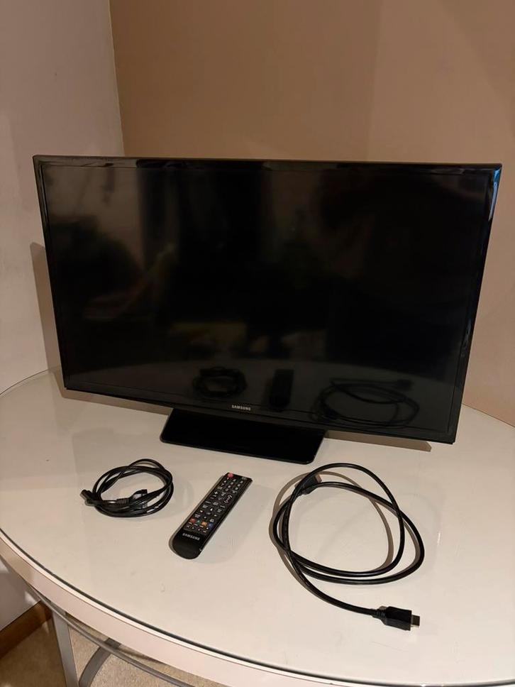 TV Samsung 32 pouces + télécommande + câble HDMI, TV, Hi-fi & Vidéo, Télévisions, Comme neuf, Samsung, Enlèvement