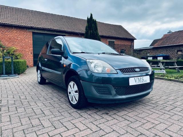 Ford Fiesta 1.3 Benzine * Garantie *, Auto's, Ford, Bedrijf, Te koop, Fiësta, ABS, Airbags, Elektrische koffer, Metaalkleur, Radio