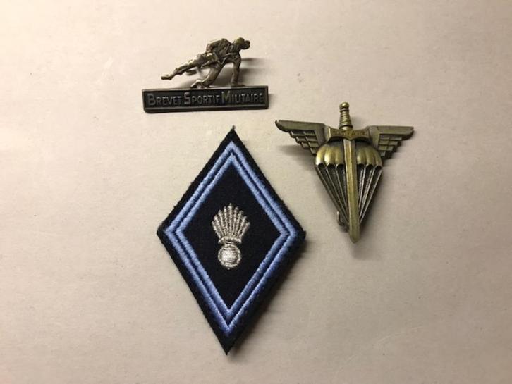 Lotje militaria Frankrijk, Verzamelen, Militaria | Algemeen, Landmacht, Embleem of Badge, Ophalen of Verzenden