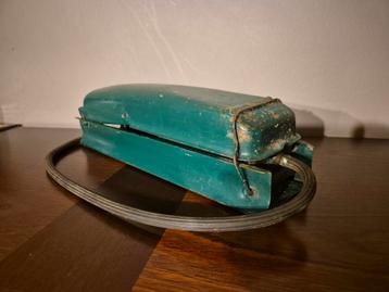 Vintage metalen voetpomp – jaren 50/60 – industriële decorat beschikbaar voor biedingen