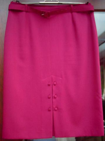 Fushia rok met ceinture van Just Look maat 48