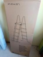 Échelle pour piscine INTEX 132cm, Enlèvement, Neuf, Échelle