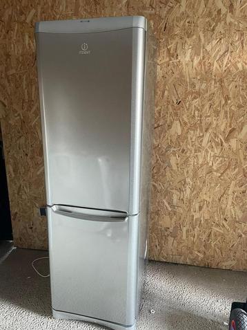 Indesit Koelkast met Vriesvak - A+ Energieklasse beschikbaar voor biedingen