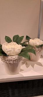 2 prachtige bloemstukken met prachtige rozen vazen KOOPJE !, Ophalen of Verzenden