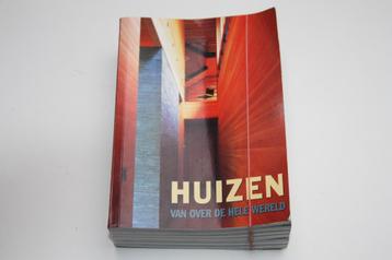 Boek over huizen van over de hele wereld beschikbaar voor biedingen