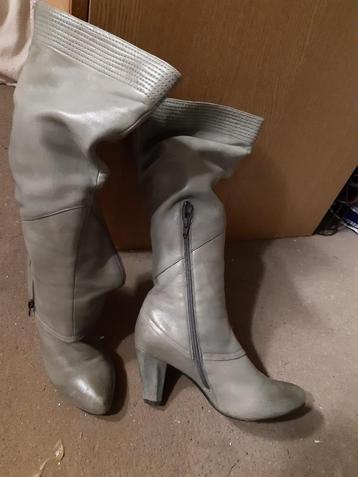 Paire de bottes pointure 41 marque MIZ MOS - cuir beschikbaar voor biedingen
