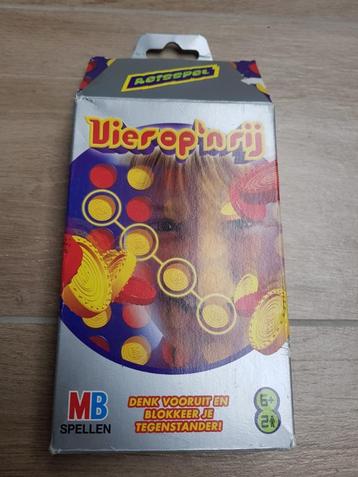 Vier op een rij - Reisspel - MB Spellen beschikbaar voor biedingen