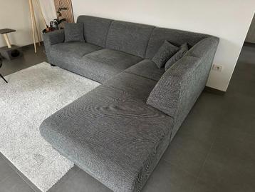 grijze hoekzetel , zetel in heel goede staat beschikbaar voor biedingen