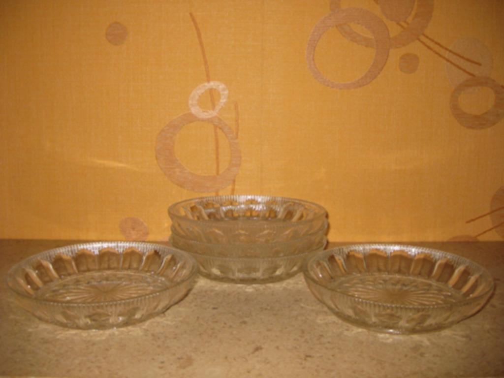 5 glazen geslepen schaaltjes doormeter 14 cm, Antiek en Kunst, Ophalen of Verzenden