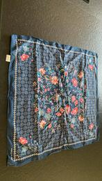 Zakdoek met roos/rode bloemetjes van het mer Jacob cohen, Ophalen, Nieuw, Blauw