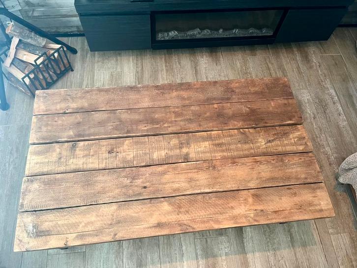 Prachtige salon/bijzet tafel erg zwaar (vol houten eik), Huis en Inrichting, Tafels | Bijzettafels, Zo goed als nieuw, Ophalen