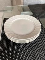 4 large white plates (24cm), Huis en Inrichting, Ophalen, Gebruikt, Effen, Bord(en)