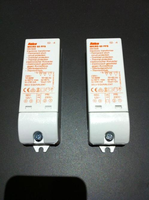 Lot de 2 transformateur compact 230V/12V~ RELCO RN1608, Hobby en Vrije tijd, Elektronica-componenten, Gebruikt, Ophalen