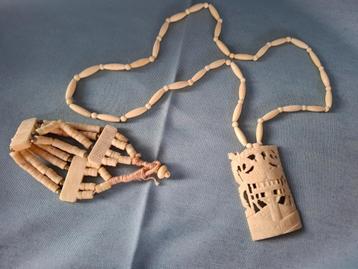 oude halsketting en armband beschikbaar voor biedingen