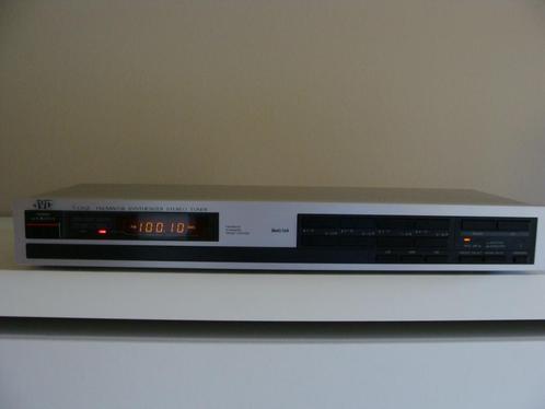 PRACHTIGE TUNER  JVC   T-GX2L, Audio, Tv en Foto, Versterkers en Ontvangers, Zo goed als nieuw, Stereo, JVC, Ophalen of Verzenden