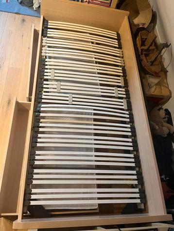 Lit 90 cm en parfait état. beschikbaar voor biedingen