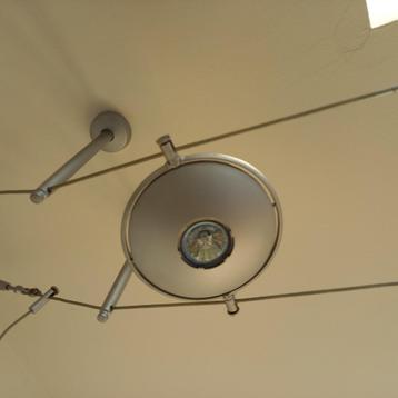 Vintage ufo-lampen rail 2 rails met 5 ufo lampen beschikbaar voor biedingen
