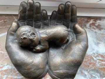 Beeldje bronskleurig  beschikbaar voor biedingen