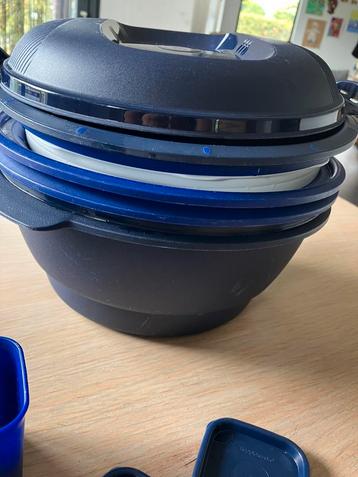 Tupperware micro Urban Family + 8 nieuwe stoompotjes, Enlèvement, Utilisé