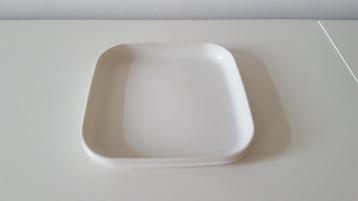 Bordje Tupperware beschikbaar voor biedingen