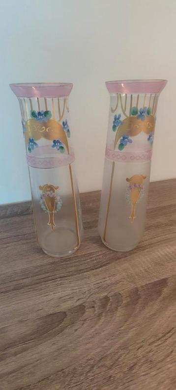 2Handbeschilderd glazen vaas, art deco beschikbaar voor biedingen