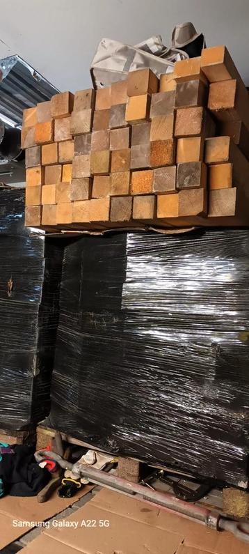 60 houten balken (10 euro per balk) beschikbaar voor biedingen